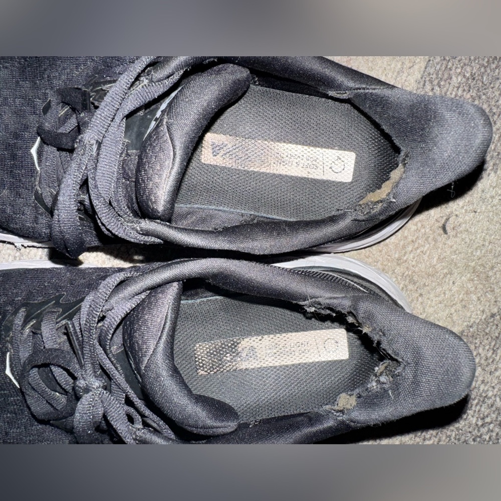 Hoka Clifton 8 (2 pairs) - Picture 8 of 10